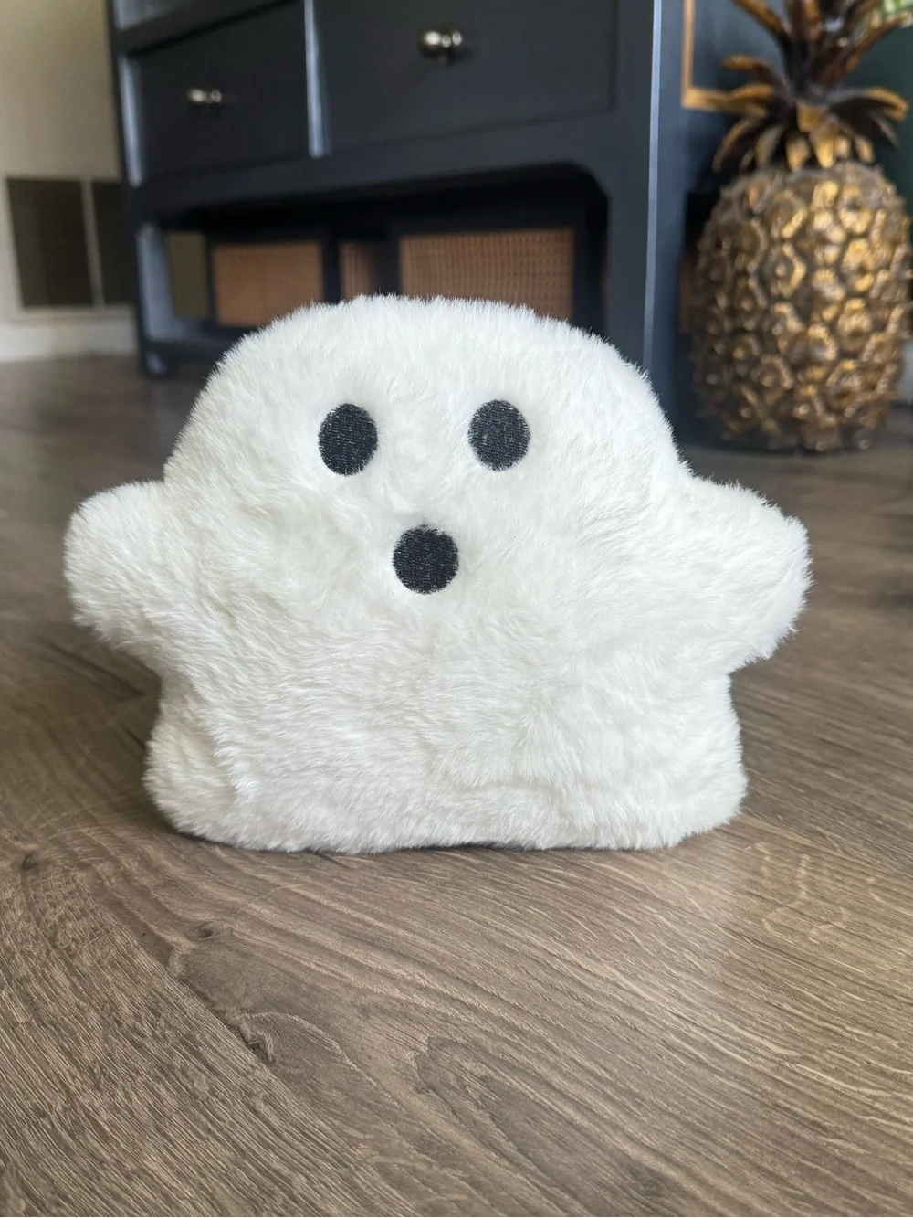 N/A white ghost
